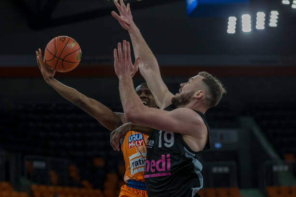 今年冬窗转 今年冬窗转