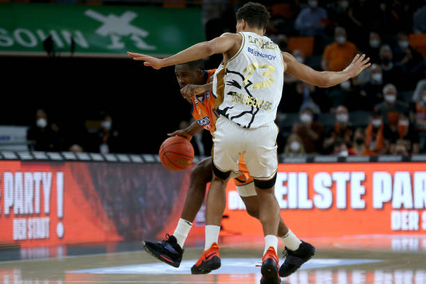 为运动员提 为运动员提